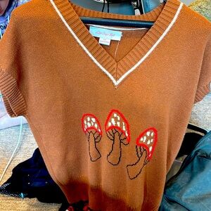 Lisa Says Gah Fangio Vest Sweater Fungo Camel Brown Mushroom Print XS/S

NWOT